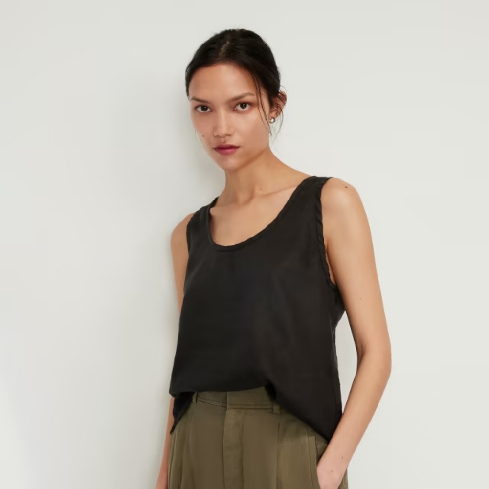 The Linen Scoop-Neck Tank in Black